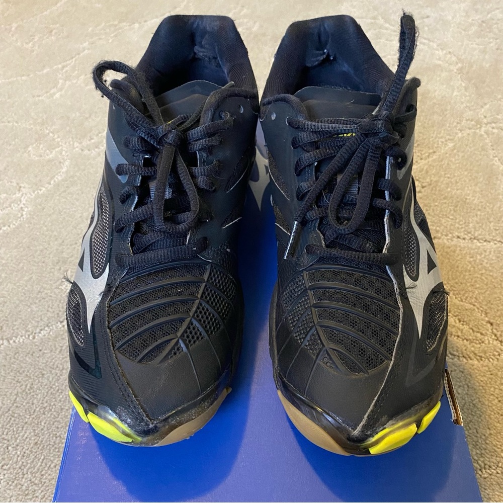 Mizuno Wave Lightening V5 Volleyball shoes Women’s 8.5